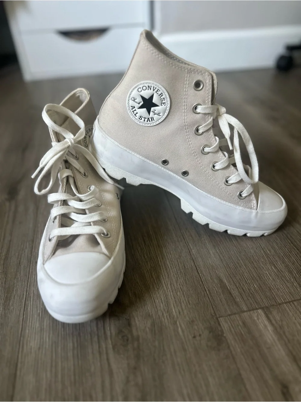 Converse Nude Beige aesthetic Platform Lug Sole High Top Sneakers in Cream/White - Picture 14 of 16
